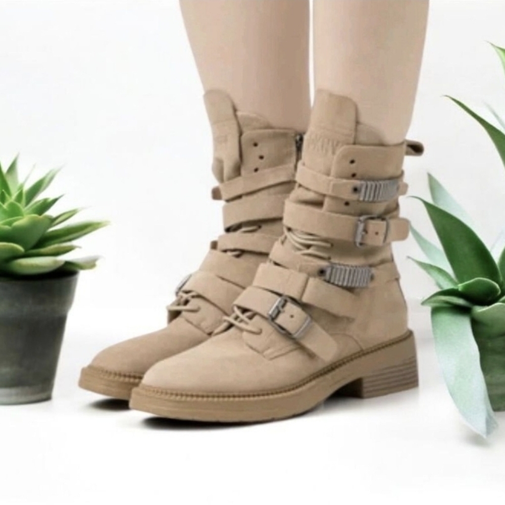 DKNY Womens Beige Lace. ROUND TOE BLOCK HEEL ZIP-UP SUEDE COMBATS BOOTS 8 M.